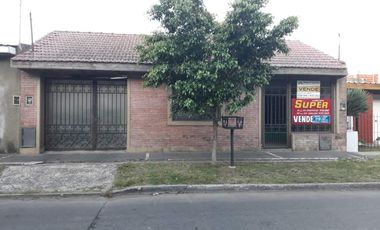 Casa para 2 Familias en venta en Ezpeleta Este