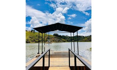 Live the Dream: House with incredible views in Guatape