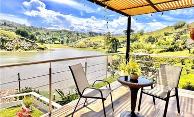 Live the Dream: House with incredible views in Guatape
