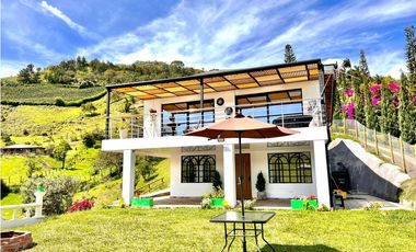 Live the Dream: House with incredible views in Guatape