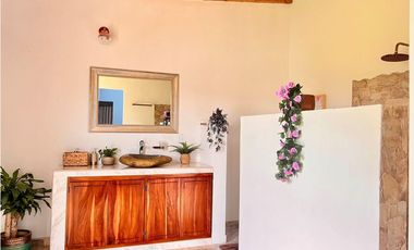Live the Dream: House with incredible views in Guatape