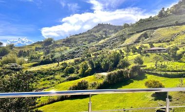 Live the Dream: House with incredible views in Guatape