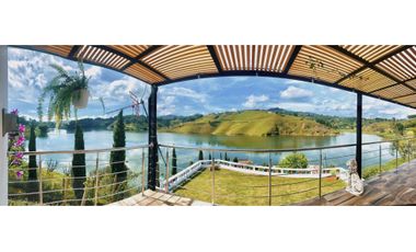 Live the Dream: House with incredible views in Guatape