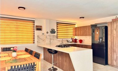 Live the Dream: House with incredible views in Guatape