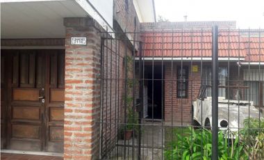 Chalet 4 ambientes en venta en barrio el Progreso - Mar del Plata