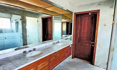 Casa residencial en venta en Bosque de las Lomas