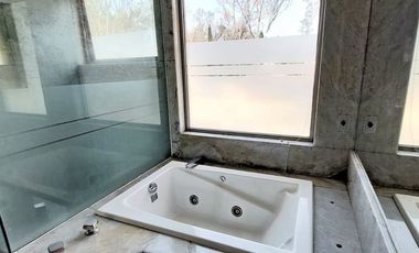 Casa residencial en venta en Bosque de las Lomas