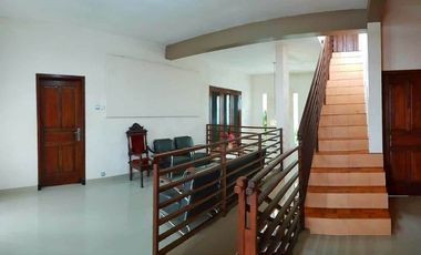 Rent sale Dago villa private pool only 5 milion / night