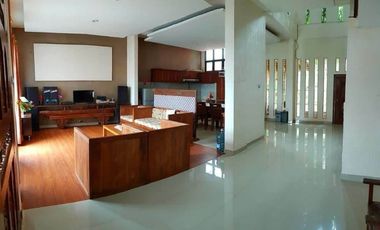 Rent sale Dago villa private pool only 5 milion / night