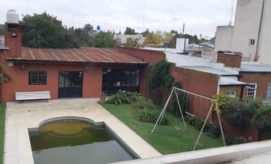 Casa en venta en Barrio Sarmiento
