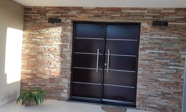 Casa en venta en Barrio Sarmiento