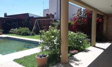 Casa en venta en Barrio Sarmiento