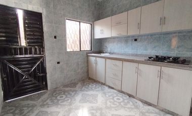 casa-local en arriendo en las moras. Cod A26468