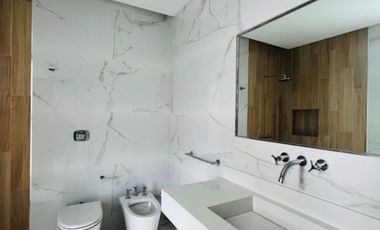 VENTA CASA 2 PLANTAS TIPAS NORDELTA PISCINA PARRIL