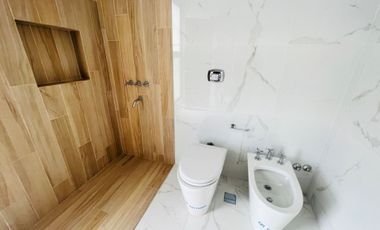 VENTA CASA 2 PLANTAS TIPAS NORDELTA PISCINA PARRIL