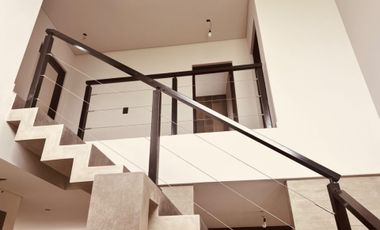 VENTA CASA 2 PLANTAS TIPAS NORDELTA PISCINA PARRIL