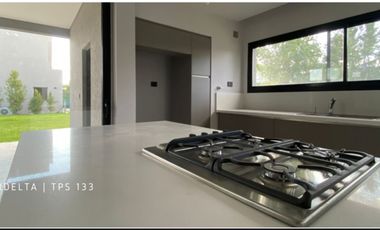 VENTA CASA 2 PLANTAS TIPAS NORDELTA PISCINA PARRIL