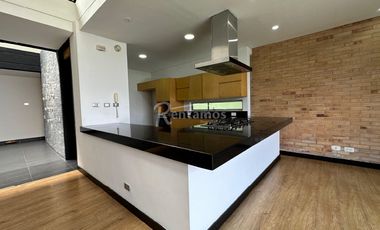 casa en arriendo en loma del atravesado. Cod A776687