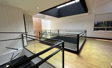 casa en arriendo en loma del atravesado. Cod A776687