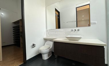 casa en arriendo en loma del atravesado. Cod A776687