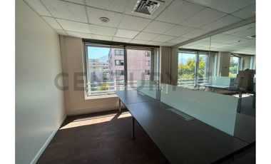 SE ARRIENDA OFICINA EXCELENTE UBICACIÓN VITACURA