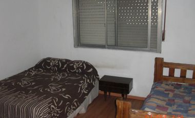 PROPIEDAD MULTIFAMILIAR AL FONDO CON ENTRADA DE AUTO