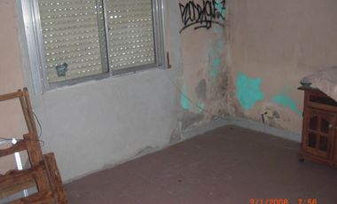 PROPIEDAD MULTIFAMILIAR AL FONDO CON ENTRADA DE AUTO