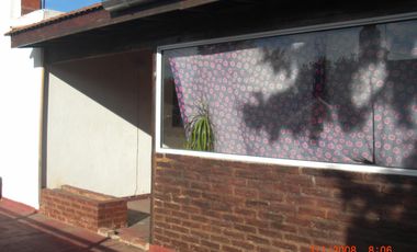 PROPIEDAD MULTIFAMILIAR AL FONDO CON ENTRADA DE AUTO