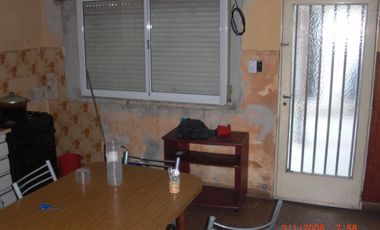 PROPIEDAD MULTIFAMILIAR AL FONDO CON ENTRADA DE AUTO