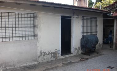 PROPIEDAD MULTIFAMILIAR AL FONDO CON ENTRADA DE AUTO