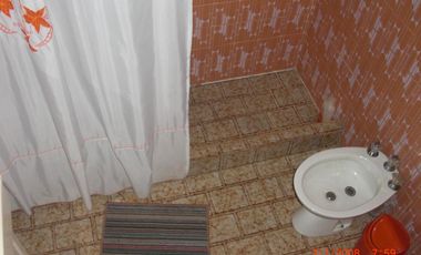 PROPIEDAD MULTIFAMILIAR AL FONDO CON ENTRADA DE AUTO