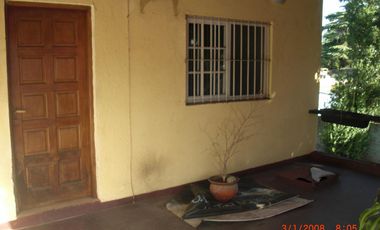 PROPIEDAD MULTIFAMILIAR AL FONDO CON ENTRADA DE AUTO