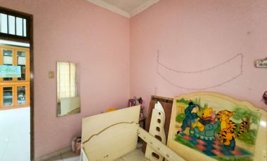 Rumah 9 Kamar Tidur Hadap Utara 9 Menit ke Lippo Mall Puri J-46206