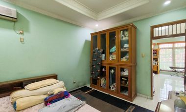 Rumah 9 Kamar Tidur Hadap Utara 9 Menit ke Lippo Mall Puri J-46206