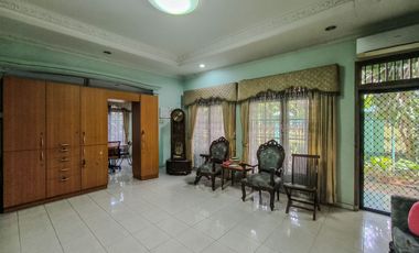 Rumah 9 Kamar Tidur Hadap Utara 9 Menit ke Lippo Mall Puri J-46206