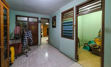 Rumah 9 Kamar Tidur Hadap Utara 9 Menit ke Lippo Mall Puri J-46206