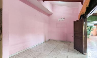 Rumah 9 Kamar Tidur Hadap Utara 9 Menit ke Lippo Mall Puri J-46206