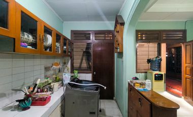 Rumah 9 Kamar Tidur Hadap Utara 9 Menit ke Lippo Mall Puri J-46206