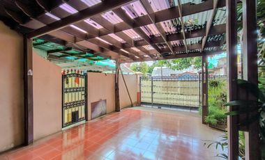 Rumah 9 Kamar Tidur Hadap Utara 9 Menit ke Lippo Mall Puri J-46206