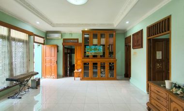 Rumah 9 Kamar Tidur Hadap Utara 9 Menit ke Lippo Mall Puri J-46206