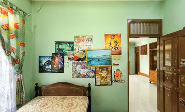 Rumah 9 Kamar Tidur Hadap Utara 9 Menit ke Lippo Mall Puri J-46206