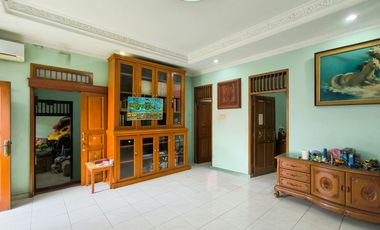 Rumah 9 Kamar Tidur Hadap Utara 9 Menit ke Lippo Mall Puri J-46206