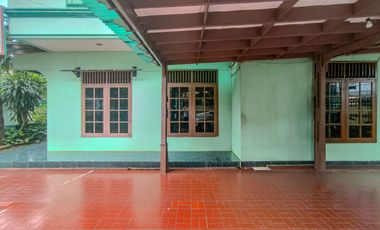 Rumah 9 Kamar Tidur Hadap Utara 9 Menit ke Lippo Mall Puri J-46206