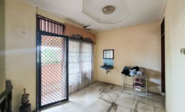 Rumah 9 Kamar Tidur Hadap Utara 9 Menit ke Lippo Mall Puri J-46206