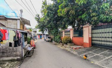 Rumah 9 Kamar Tidur Hadap Utara 9 Menit ke Lippo Mall Puri J-46206