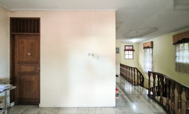 Rumah 9 Kamar Tidur Hadap Utara 9 Menit ke Lippo Mall Puri J-46206