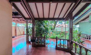 Rumah 9 Kamar Tidur Hadap Utara 9 Menit ke Lippo Mall Puri J-46206
