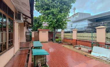 Rumah 9 Kamar Tidur Hadap Utara 9 Menit ke Lippo Mall Puri J-46206