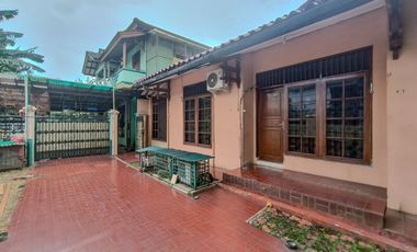 Rumah 9 Kamar Tidur Hadap Utara 9 Menit ke Lippo Mall Puri J-46206