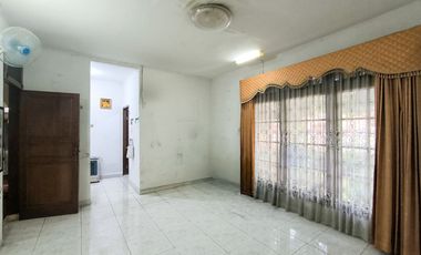 Rumah 9 Kamar Tidur Hadap Utara 9 Menit ke Lippo Mall Puri J-46206